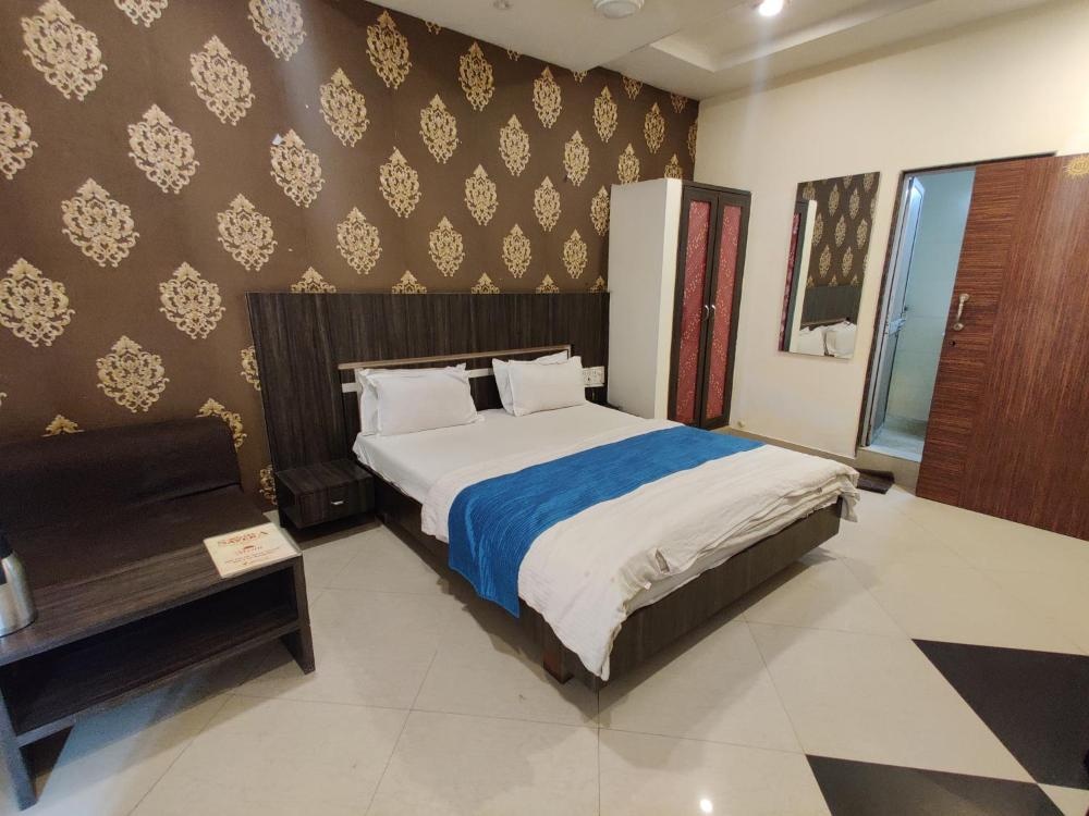 Room 3