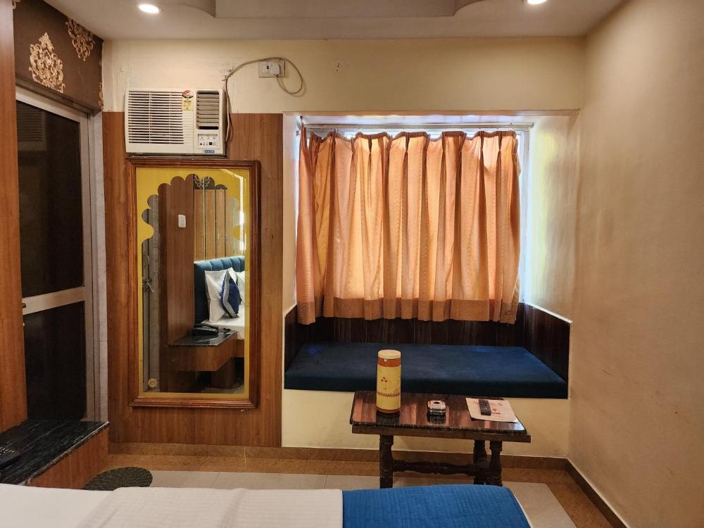 Room image 4